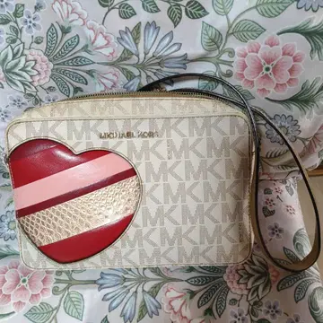 MICHAEL KORS 하트형 숄더백