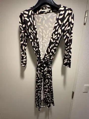 Diane von Furstenberg 랩 드레스 사이즈 0