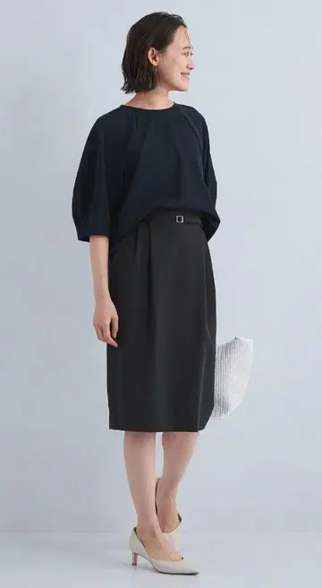 그린 라벨 릴랙싱 사라풀 벨트 타이트 스커트