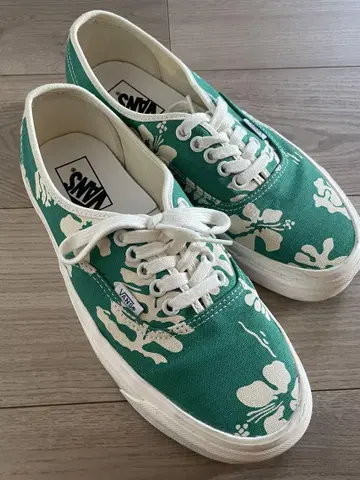 VANS Authentic Anaheim Green Aloha 27.5