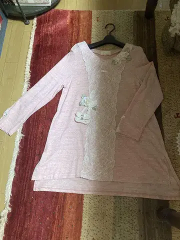 사엘라풍 벨퍼치 핑크 레이스 장식 긴팔 튜닉