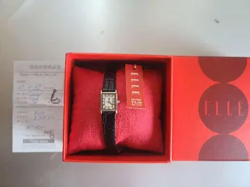ELLE 직사각형 시계 실버/블랙