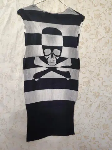 hyde 착용 Roen의 상의