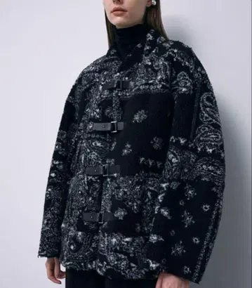 Stunning lure 페이즐리 보아 자켓 코트 아우터 블랙