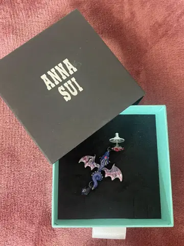 ANNA SUI 드래곤 장미 귀걸이 (한쪽 귀용)
