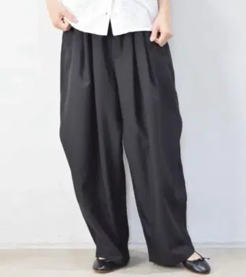 미즈이로 인드 와이드 카고 팬츠 블랙