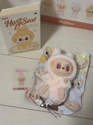 새상품, LABUBU Have A Seat DADA