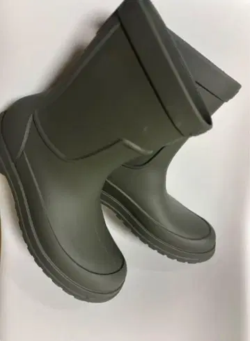 가성비 crocs 시착만 한 새상품급 카키 그린 장화 sizeM9