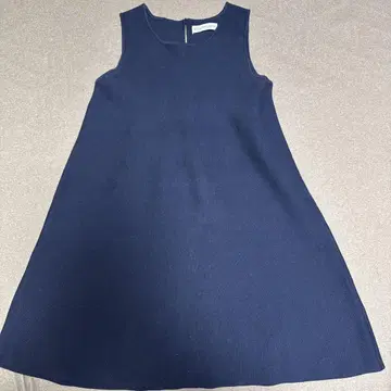 B:MING LIFE STORE 네이비 슬리브리스 원피스