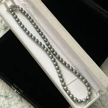그레이 계열 진주 목걸이