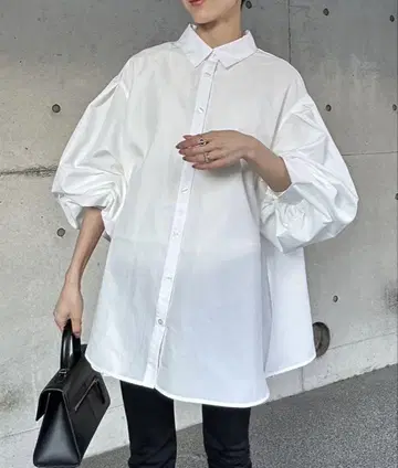 새상품급 화이트 벌룬 슬리브 셔츠