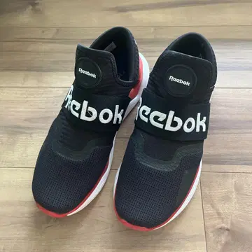 Reebok 스트랩 디자인 스니커즈 블랙/레드 27cm