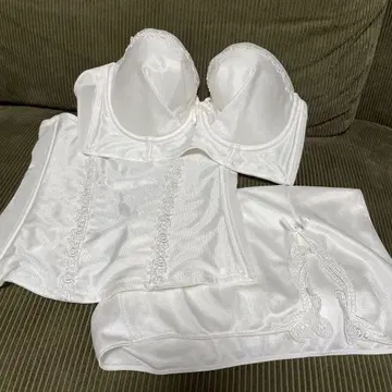 브라이덜 이너 하그 F65 64