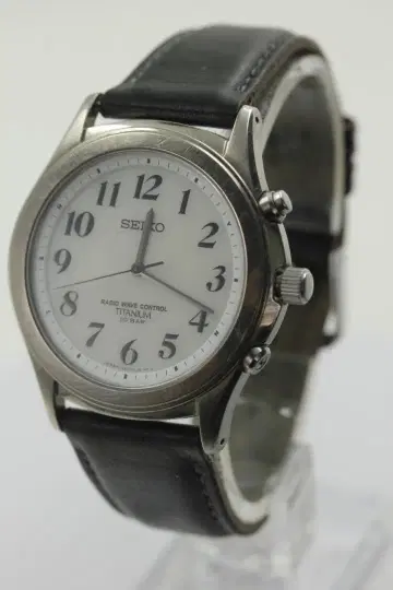 SEIKO 5B21-0AD0 전파 손목시계 새 배터리로 교환 완료