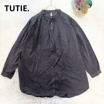 [ TUTIE. ] 츠치에 리본 타이 핀턱 블라우스 하늘하늘 네이비
