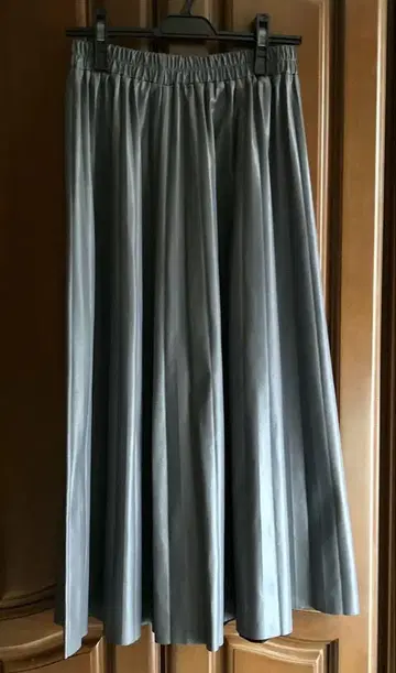 melange 인조 가죽 그레이 플리츠 롱 스커트 그레이