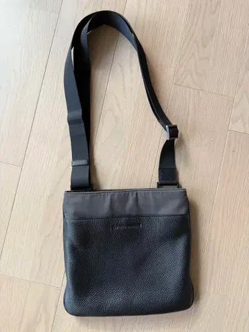 엠포리오 아르마니 백