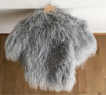 컨디션 최상 ERMANNO SCERVINO 엘마노쉘비노 엘판초