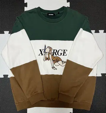 XLARGE 그래픽 맨투맨
