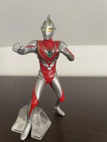 울트라맨 피규어 가이아