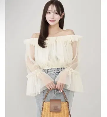 Darich 오프숄더 튤 볼륨 상의 화이트
