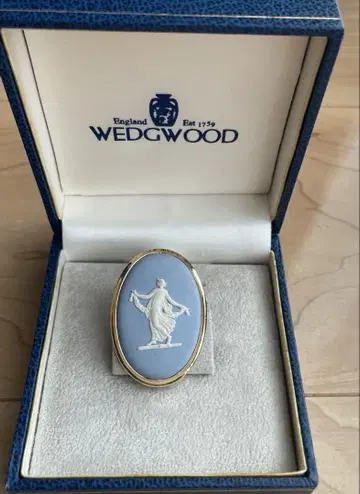 WEDGWOOD 브로치