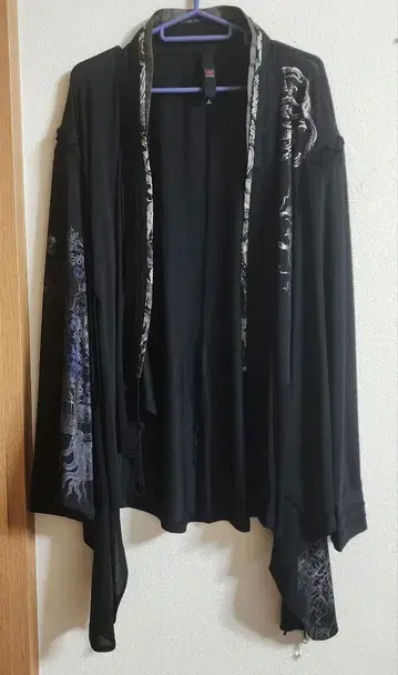 이번 시즌 오즈온 겉옷 티셔츠