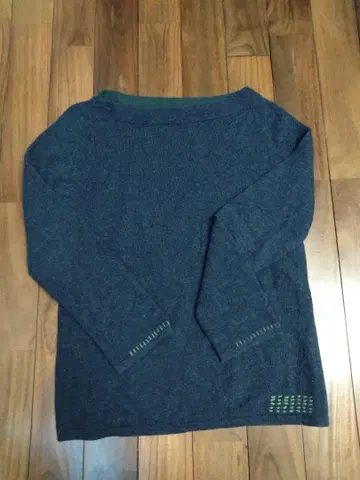 컨디션 최상 팔라스 팰리스 니트