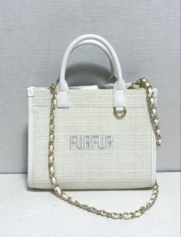 FURFUR 트위드 로고 토트백 아이보리