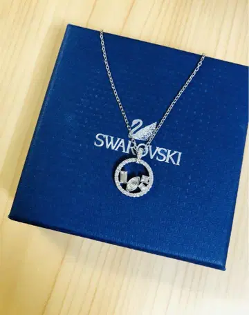 새상품급 스와로브스키 Swarovski 목걸이 5374135