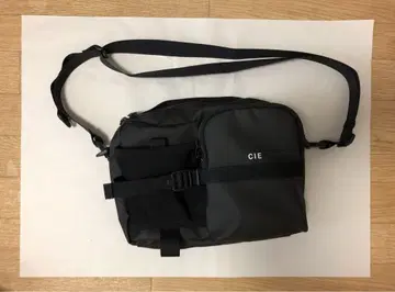 CIE GRID3 M 사이즈 블랙