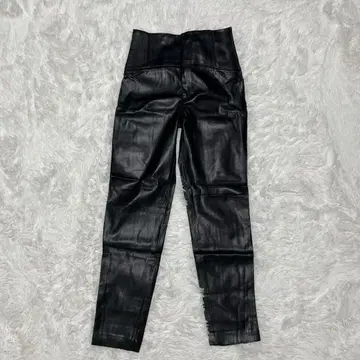 [ ZARA ] 블랙 가죽 느낌 팬츠 M 하이웨스트 타이트 팬츠