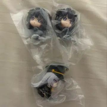 이쪽을 봐 Fig. 그 옷 갈아입히기 인형은 사랑을 한다