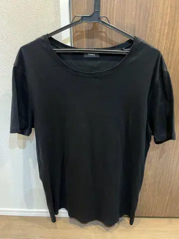 Theory 블랙 T셔츠 L