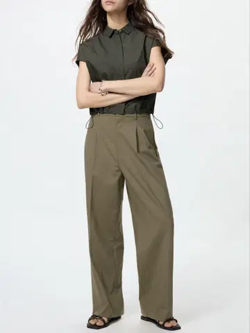 유니클로 턱 와이드 팬츠 올리브 S 완판템