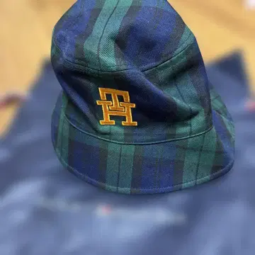 TOMMY HILFIGER 체크 무늬 버킷햇