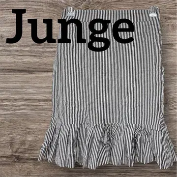 새상품급 Junge 스트라이프 프릴 미디 스커트