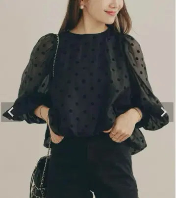 리아라바이피지 플로키 도트 퍼프 소매 벌룬 블라우스 미사용 새상품