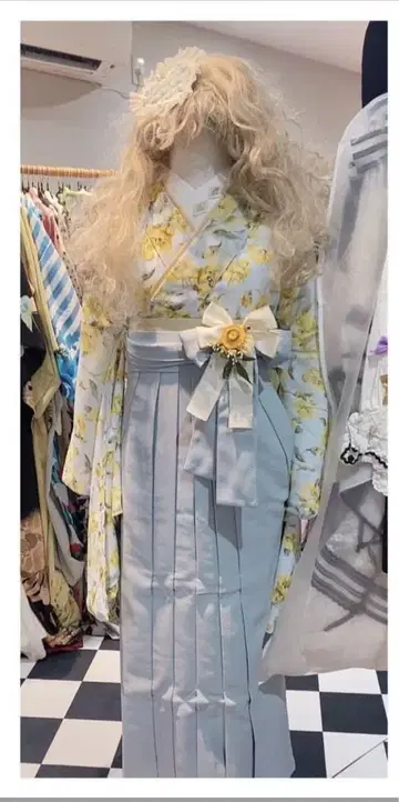 꽃무늬 기모노와 하카마 세트