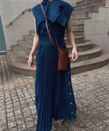 새상품급 Ameri DENIM LIKE PLEATS DRESS