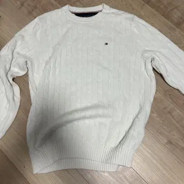 TOMMY HILFIGER 화이트 케이블 니트 스웨터