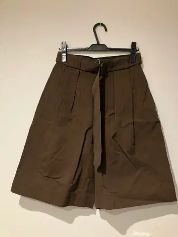 최종 가격 인하 [ MARGARET HOWELL ] 브라운 숏팬츠