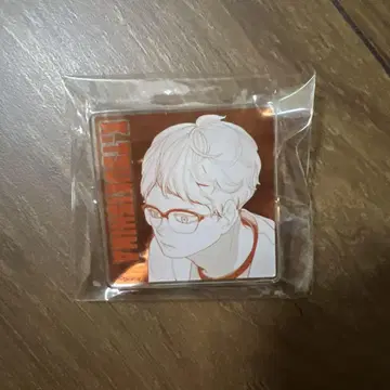 츠키시마 케이 핀 배지