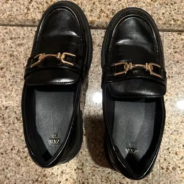 ZARA 블랙 로퍼 35