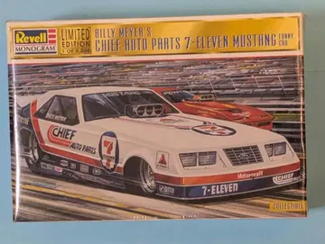 Revell Monogram 7-Eleven Mustang 1/24