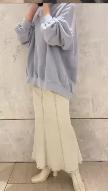 코코딜 배색 스티치 하이웨스트 머메이드 스커트 아이보리 베이지