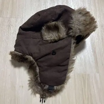 브라운 플라이트 캡 퍼 포함