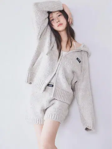 스나이델 snidel 로핑 후디 셋업 완판