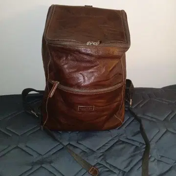 브라운 가죽 백팩
