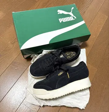 PUMA 블랙 스웨이드 통굽 스니커즈